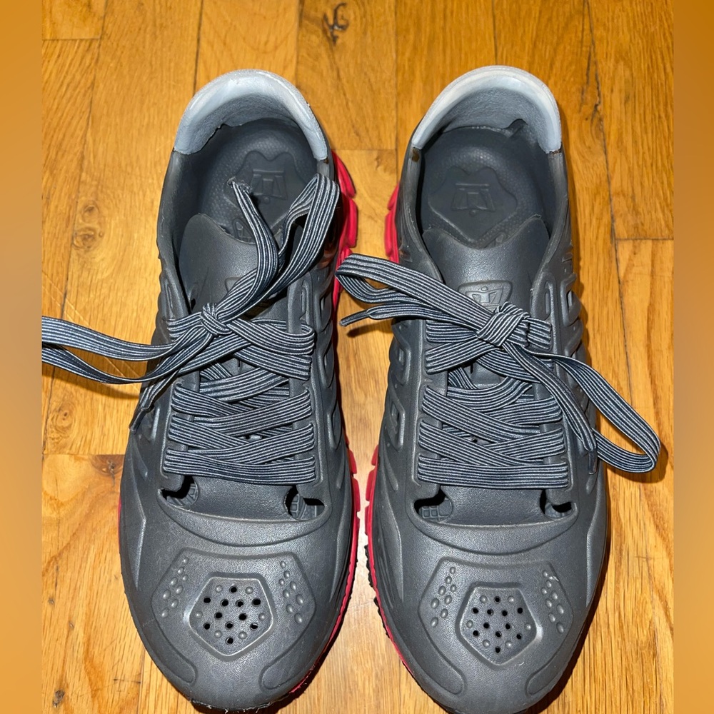 Crosskix Shoes Charcoal Gray & Red w/Stretch Laces Lightweight Sneakers